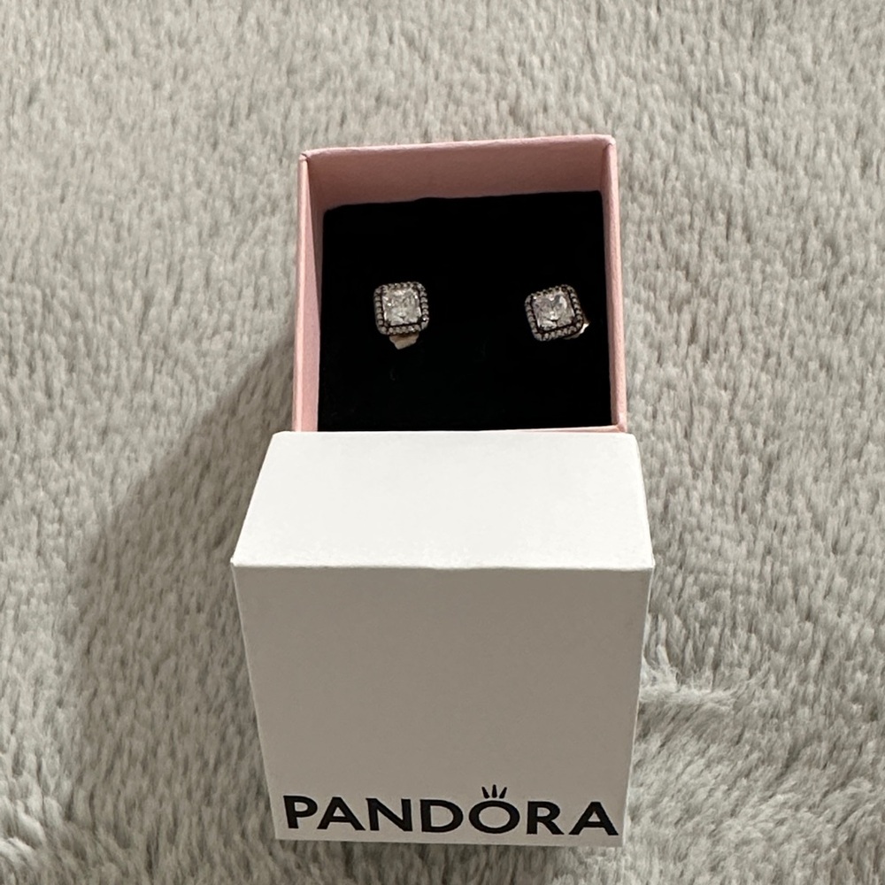 Pandora Square Sparkle Halo Stud Earrings - BRAND NEW